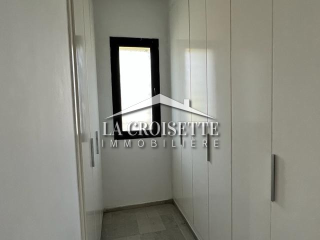 Appartement S+4 avec jardin et chambre de service à La Marsa